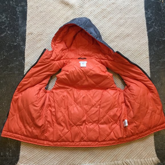 Joe Fresh grey puffer vest with hood - size 4/5T - Picture 4 of 5